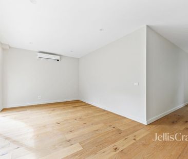 Modern Living - 3 BEDROOMS, 2 BATHROOM, DOUBLE CARPORT - Photo 1