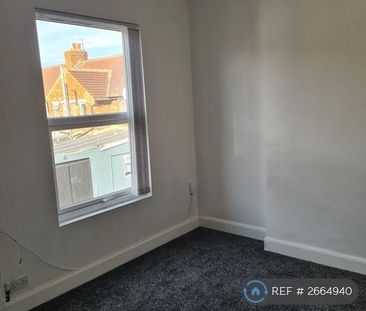 2 bedroom end of terrace house to rent - Photo 1