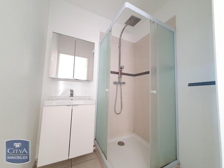 Location Appartement 3 pièces 42m² YVETOT 76190 - Photo 2