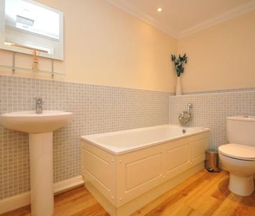 2 bedroom flat to rent - Photo 6