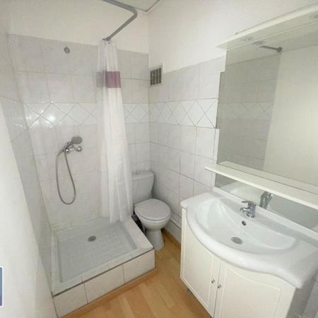 Location Appartement 1 pièce 25m² MARSEILLE 1er - Photo 3