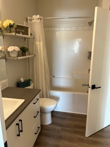 Wonderful Fully furnished 2bed, 1 bath downtown condo - Photo 5