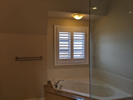 For Lease - 2184 Trafalgar Road Unit# 27, Oakville, Ontario - Photo 3