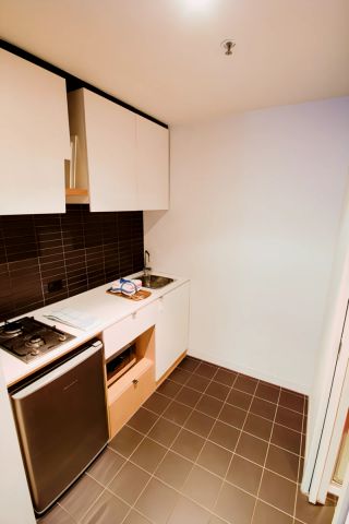 Large east Studio - Photo 4