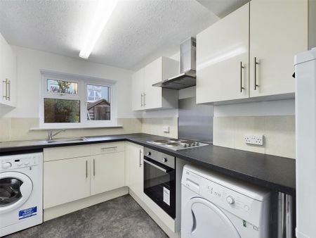 3 bedroom terraced house to rent - Photo 5