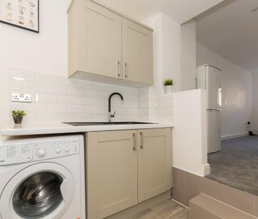 2 bedroom flat to rent - Photo 4