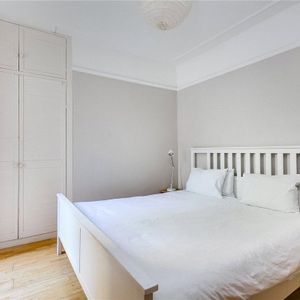 2 bedroom flat in Chelsea - Photo 2