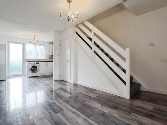 2 bedroom terraced house to rent - Photo 1