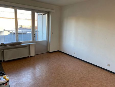 Appartement op de 1ste verdieping, ideaal gelegen vlakbij het station van Mechelen. - Photo 3