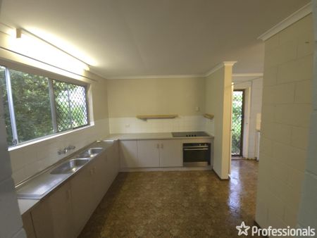 Charming 3-Bedroom Home with Pool & Prime Location! - Photo 2