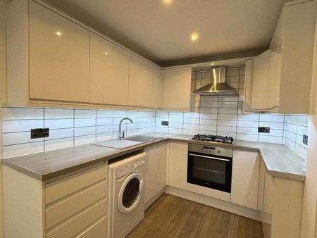 E Castleton Court, Castleton Drive, Newton Mearns, G77 - Photo 2