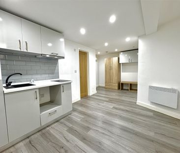 1 bed Studio To Let - Photo 5