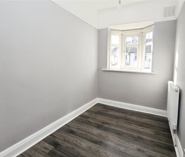 Waverley Road, London, SE25 4HU - Photo 3