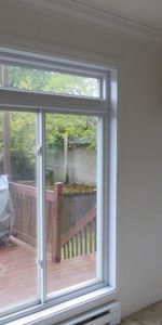 Logement à louer 6 1/2 sur 2 étages (Sous-sol et RDC). Propre et tranquille, on vient de le peinturer au complet en blanc, près de tout les services. - Photo 3