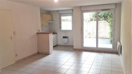 location Appartement T2 DE 43.5m² À MARSEILLE - Photo 3