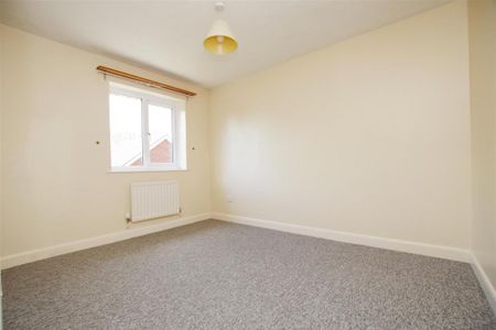 3 bedroom detached house to rent - Photo 2