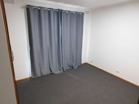 Renovated, Split System, Two Bedrooms, Open Living, Single Carport - Photo 3