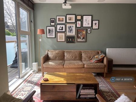 2 bedroom flat to rent - Photo 2