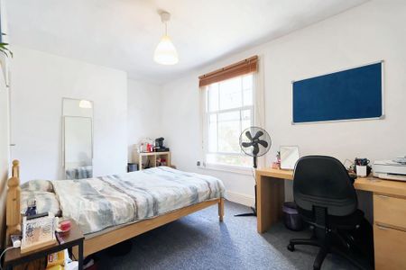 5 bedroom terraced house to rent - Photo 2