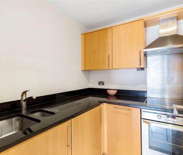 1 bedroom flat to rent - Photo 6