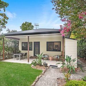 Modern and Stylish Sanctuary - Photo 2