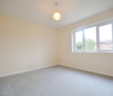 4 bedroom semi-detached house to rent - Photo 6