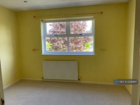 3 bedroom terraced house to rent - Photo 3