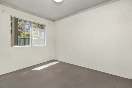 Spacious 2-Bedroom apartment - Photo 2