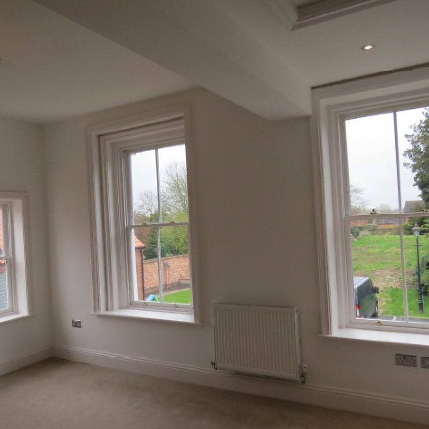 The Old Hall, 90 Main St, Balderton, Notts, NG24 - Photo 1