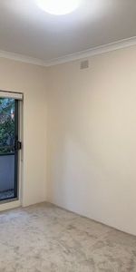 LUXURY URBAN LIVING - FULLY RENOVATED 3 BEDROOM - Photo 4