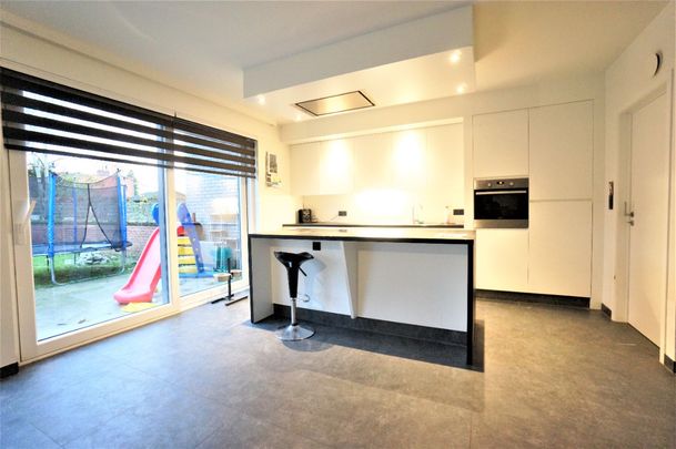Rustig gelegen residentiële woning met garage - Photo 1