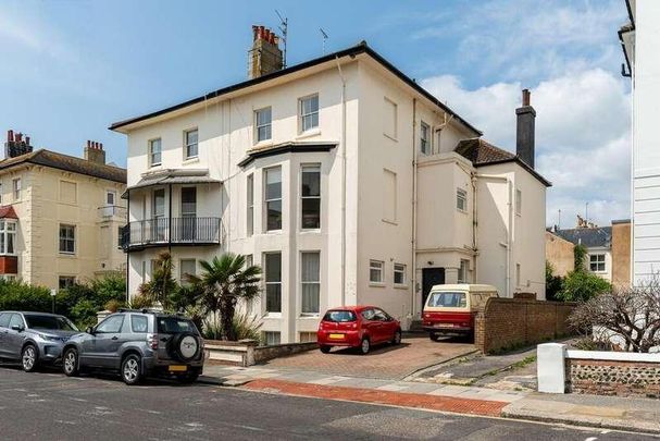 Medina Villas, Hove, BN3 - Photo 1