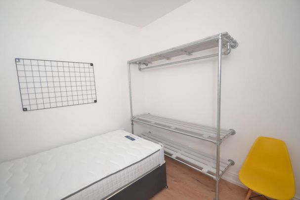 5 bedroom terraced house to rent - Photo 1