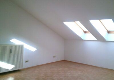 Helle 2 Zimmer Wohnung mit Balkon und möblierter Küche - Photo 5