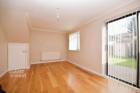 3 bedroom end of terrace house to rent - Photo 2