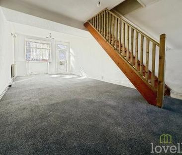 2 bedroom Terraced House To Let - Photo 2