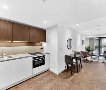 Studio Flat, Halcyon House, E16 - Photo 6