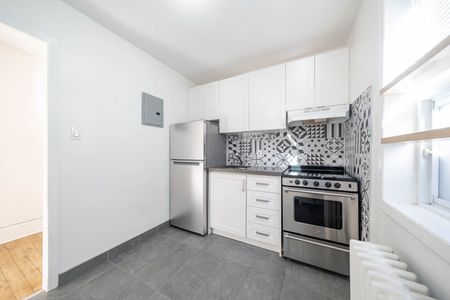 For Lease - 781 St Clair Avenue Unit# 5, Toronto, Ontario - Photo 2