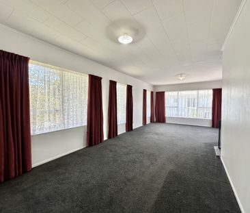 3 Bedroom Home in Brown Owl - Photo 2