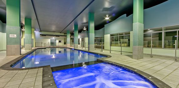 Oversized 2 Bed Apartment - Photo 2