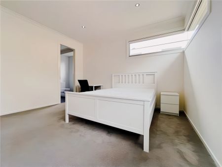 149 Amy Ackman St, Canberra - Photo 2