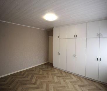 Een woning met 3 slaapkamers, garage en tuin vlakbij het centrum va... - Photo 1