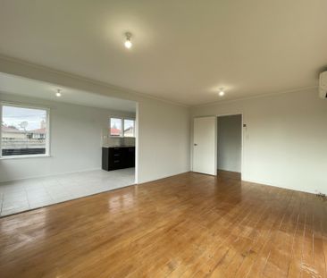3 BEDROOM - BRAND BATHROOM - LARGE SHED - Photo 2
