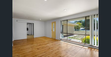 Neat & Updated Three Bedroom Home in Convenient Location! - Photo 3