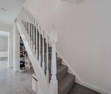 Slough, Berkshire, SL2 - Photo 5