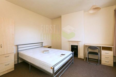 4 bedroom terraced house to rent - Photo 2