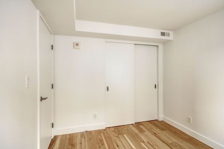 3460 Peel Street - Photo 4