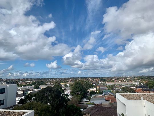 2 Bedrooms 2 Bathrooms With A Study Nook nearly NEW Apartment *The entrance is on Chelmsford Ave* - Photo 1