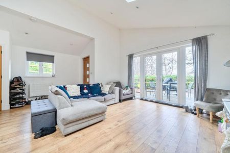 1 bedroom detached house to rent - Photo 4