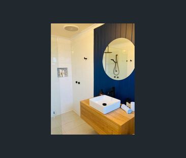 Comfortable Beachside Living - Photo 3